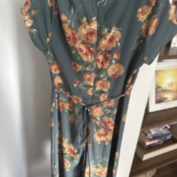 Lulus Sage Floral Print Midi Dress - Picture 5 of 6